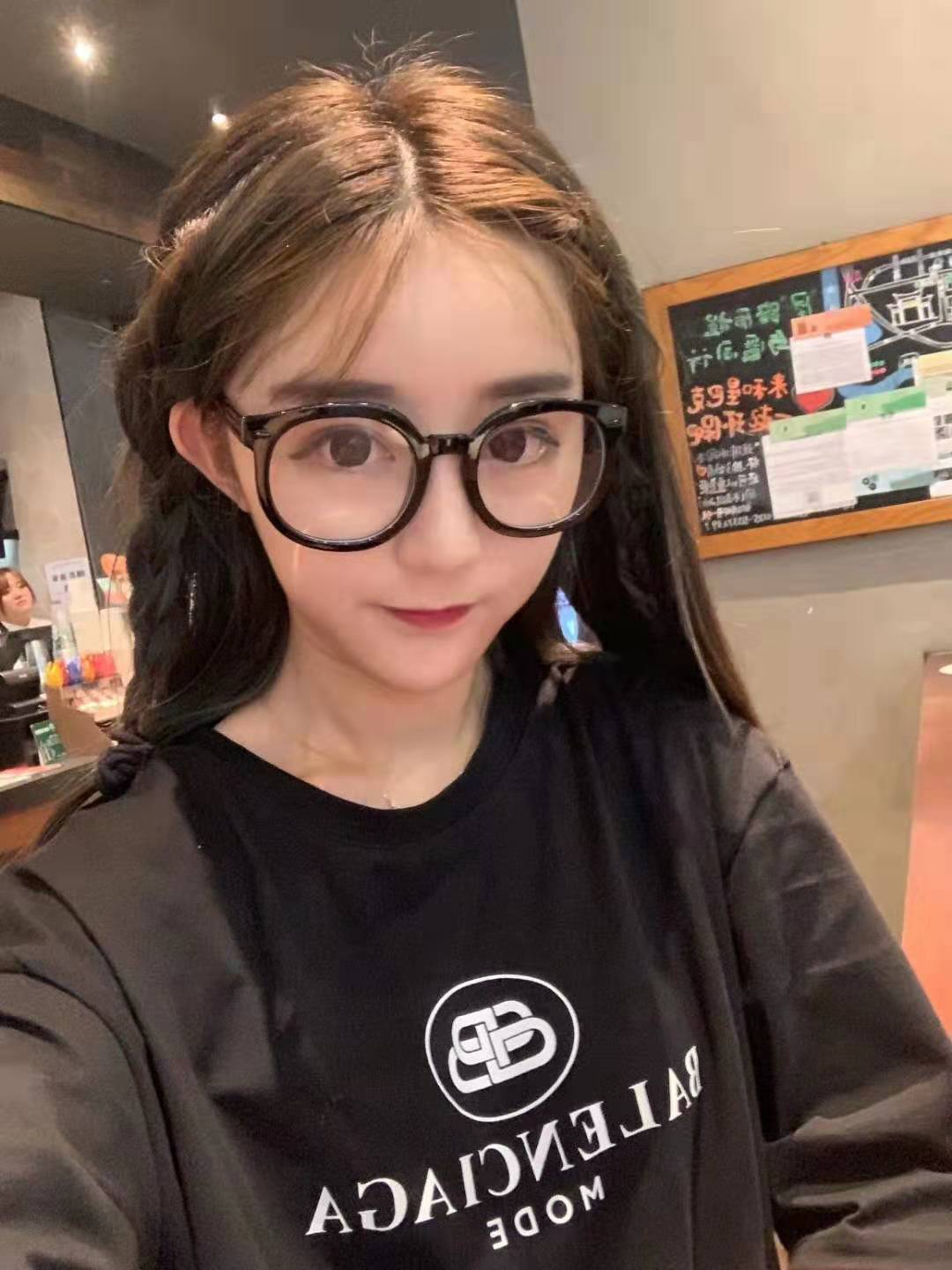 极品双飞小萝莉，超高性价比